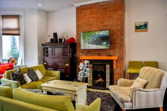Quirky 4 Bedroom Apartment With Terrace Κάρντιφ Εξωτερικό φωτογραφία
