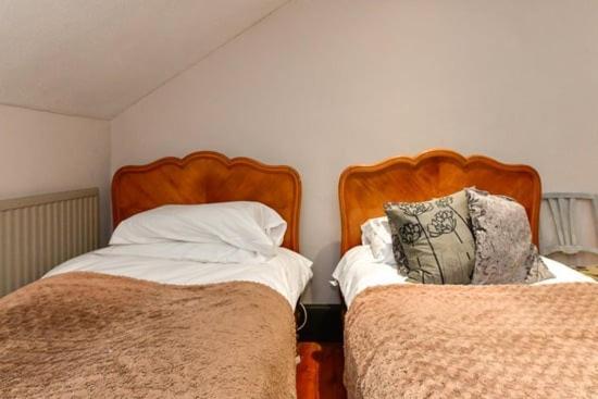 Quirky 4 Bedroom Apartment With Terrace Κάρντιφ Εξωτερικό φωτογραφία
